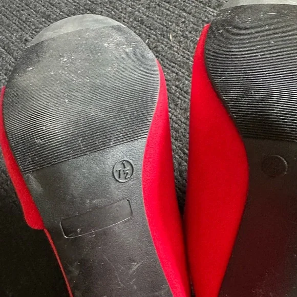 Journee Collection Women's Red Slide Sandals- Size 7 1/2 - Picture 9 of 10